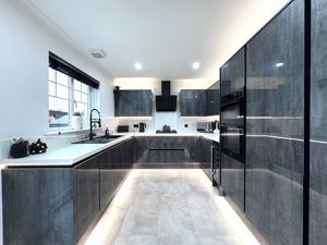 Photo 13- click for photo gallery